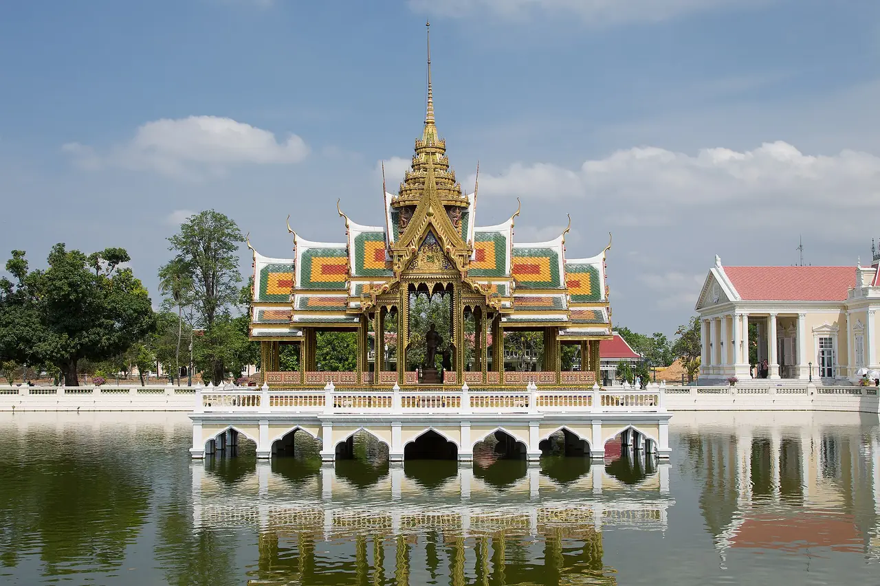 ภาพอยุธยา: พระราชวังบางปะอิน ค่าเข้า เวลาเปิด แต่งกาย วัดนิเวศ