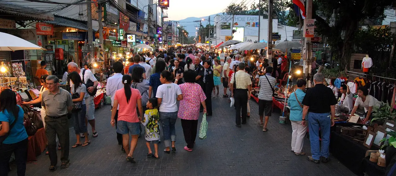 ภาพเชียงใหม่: ถนนคนเดินท่าแพ เชียงใหม่: เวลา เส้นทาง และข้อควรรู้
