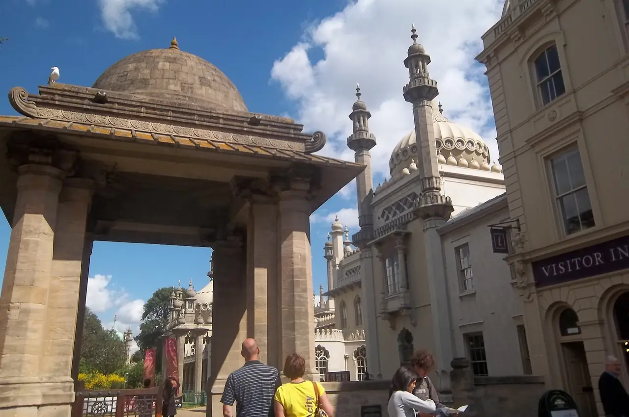 ภาพสหราชอาณาจักร: เที่ยวไบรตัน 2569: Royal Pavilion Palace Pier Seven Sisters
