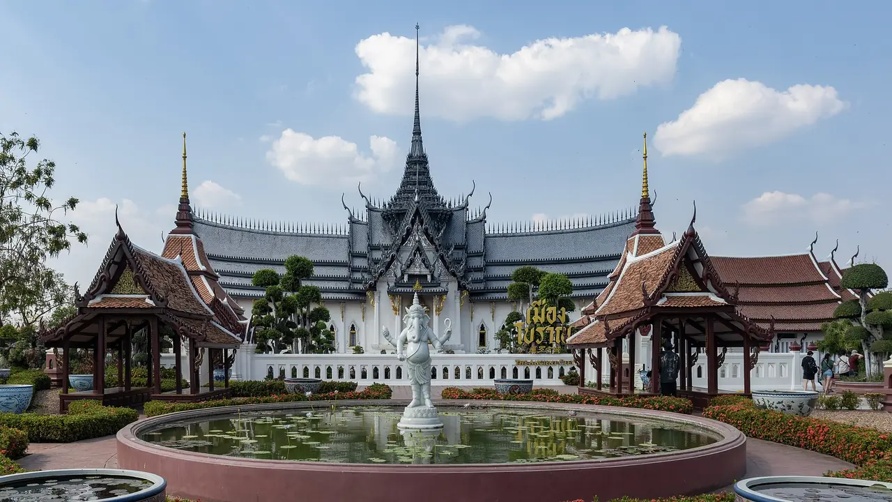 ภาพสมุทรปราการ: เมืองโบราณ สมุทรปราการ ค่าเข้า เวลา รถราง ผังโซน 2569