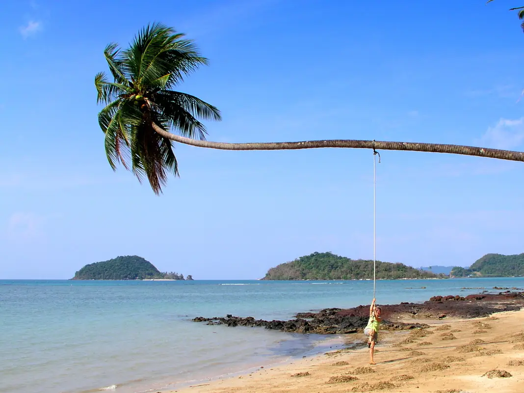ภาพตราด: ที่พักตราด: ตัวเมือง แหลมงอบ และชายฝั่งแผ่นดินใหญ่